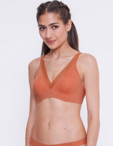 Bra without underwires Sloggi Body Adapt Twist T-Shirt Bra apricot brandy